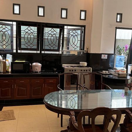 Fora Capsule Hostel Tuban Kuta Lombok Buitenkant foto
