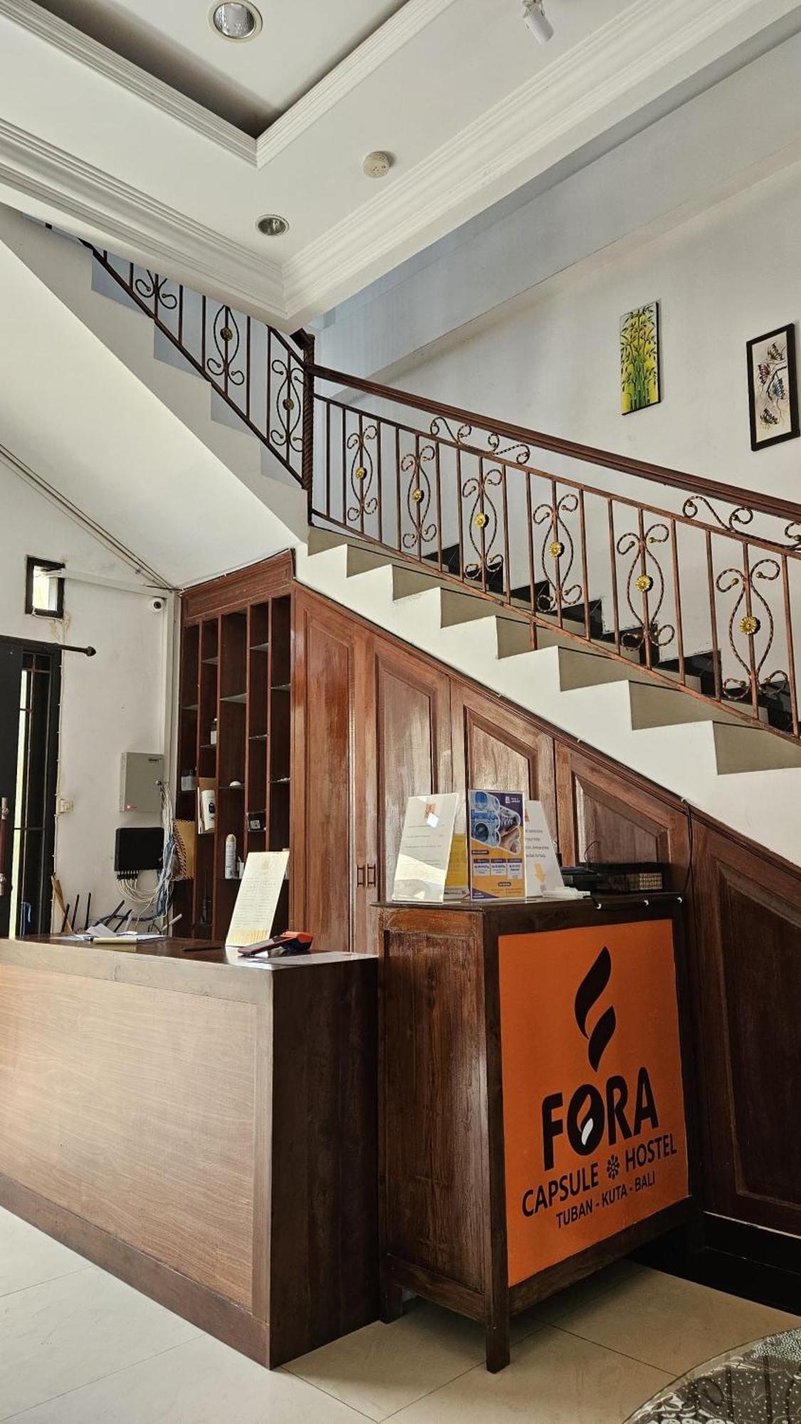 Fora Capsule Hostel Tuban Kuta Lombok Buitenkant foto