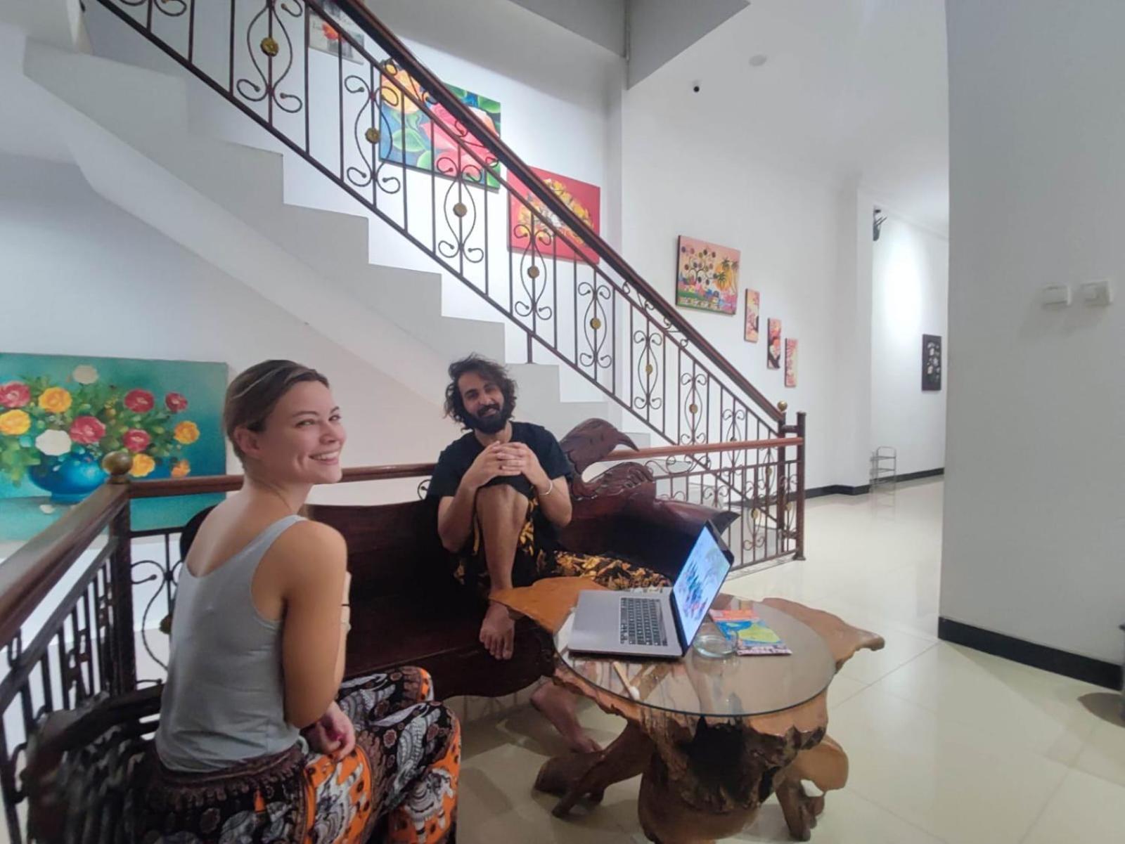 Fora Capsule Hostel Tuban Kuta Lombok Buitenkant foto